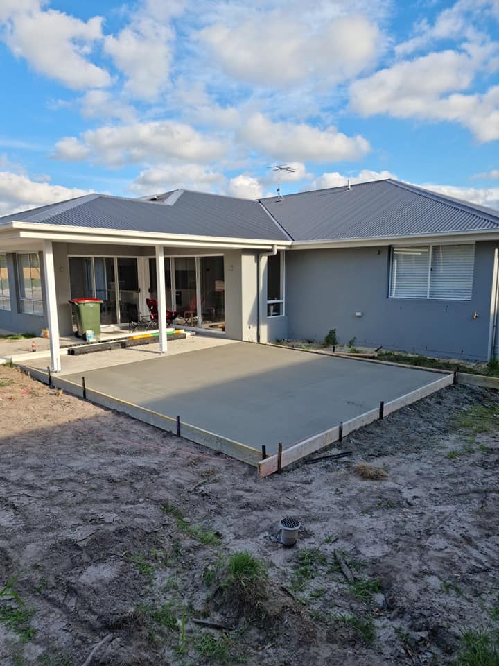 "High-quality concrete patio installation for your home. Our skilled concrete contractors ensure a durable, smooth finish. Perfect for outdoor living spaces. Contact us for your concrete needs today!"