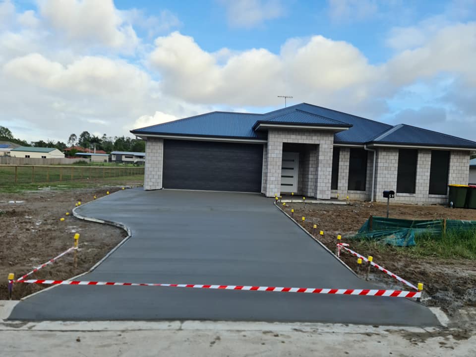 "Expert concrete contractor delivering flawless driveway installations. Trust our professional team for durable, high-quality concrete solutions. Contact us today for a free quote!"